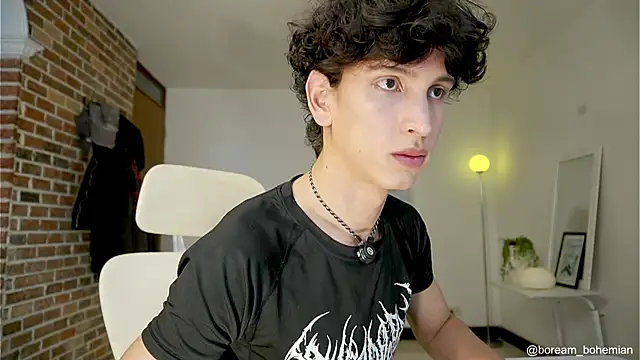 Snapshot of boream chatting on 11.17.25 boream online show from 11.17.25