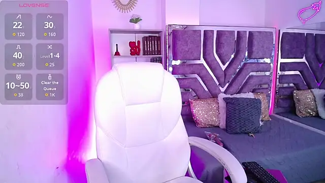 Eva Walker  online show from 09.12.25