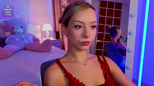 LumMina online show from 04.15.26