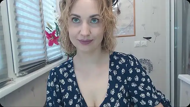 Snapshot of KatrinAlluring chatting on 09.24.25 KatrinAlluring online show from 09.24.25