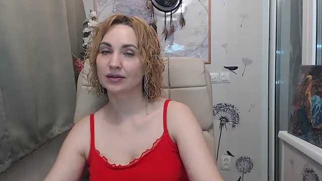 Snapshot of KatrinAlluring chatting on 10.08.25 KatrinAlluring online show from 10.08.25