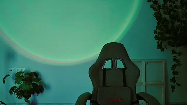 Snapshot of Yoka_paradoXXX chatting on 10.24.25 Yoka paradoXXX online show from 10.24.25