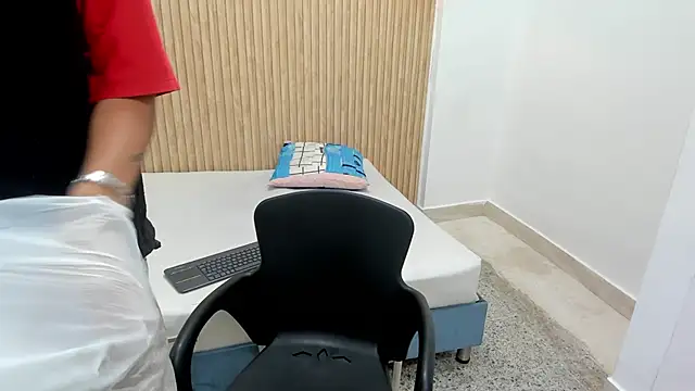 Snapshot of MARSHALL_SPENCER chatting on 10.31.25 MARSHALL SPENCER online show from 10.31.25