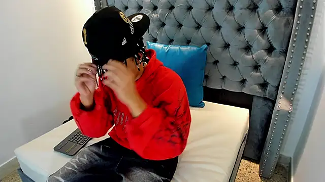 Snapshot of MARSHALL_SPENCER chatting on 11.19.25 MARSHALL SPENCER online show from 11.19.25