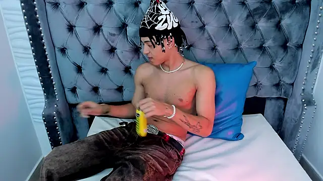 Snapshot of MARSHALL_SPENCER chatting on 11.22.25 MARSHALL SPENCER online show from 11.22.25