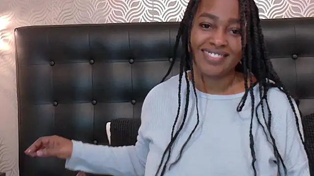 Snapshot of NaiaraMasson_ chatting on 07.17.26 NaiaraMasson online show from 07.17.26