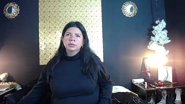 Snapshot of kinky_momm chatting on 05.04.26 kinky momm online show from 05.04.26