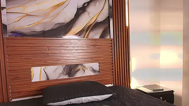 Snapshot of Evelin_thompsson chatting on 10.15.25 Evelin thompsson online show from 10.15.25