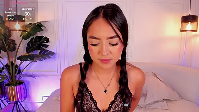 Snapshot of Dafne_Hillss chatting on 11.22.25 Dafne Hillss online show from 11.22.25