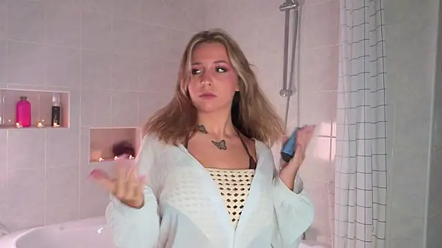 Snapshot of LoveSeekins chatting on 03.23.26 LoveSeekins online show from 03.23.26