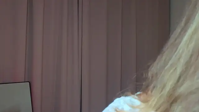 Snapshot of LoveSeekins chatting on 04.08.26 LoveSeekins online show from 04.08.26