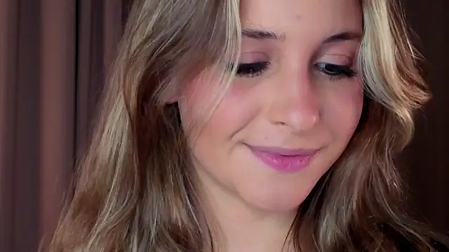 Snapshot of LoveSeekins chatting on 04.15.26 LoveSeekins online show from 04.15.26