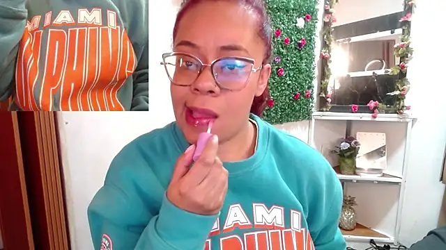 Snapshot of MIA__SPENCER chatting on 09.13.25 MIA SPENCER online show from 09.13.25