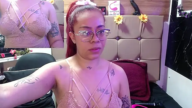 Snapshot of MIA__SPENCER chatting on 09.17.25 MIA SPENCER online show from 09.17.25