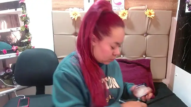 Snapshot of MIA__SPENCER chatting on 10.01.25 MIA SPENCER online show from 10.01.25