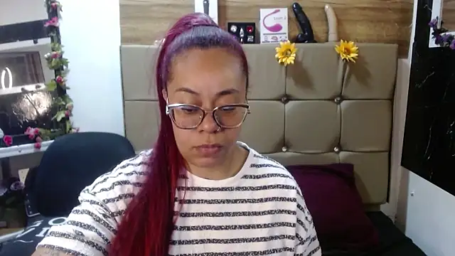 Snapshot of MIA__SPENCER chatting on 10.06.25 MIA SPENCER online show from 10.06.25