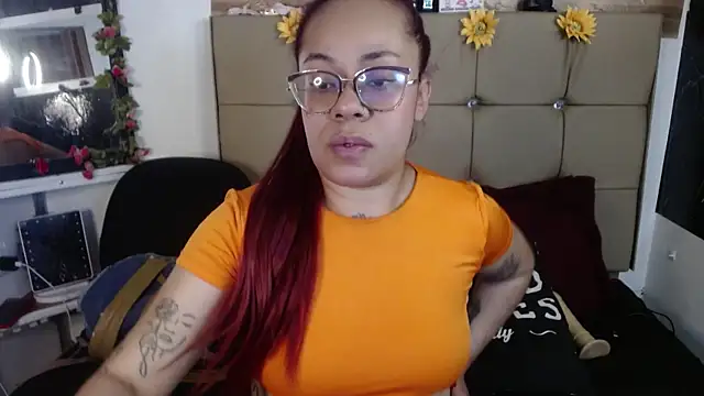 Snapshot of MIA__SPENCER chatting on 11.10.25 MIA SPENCER online show from 11.10.25