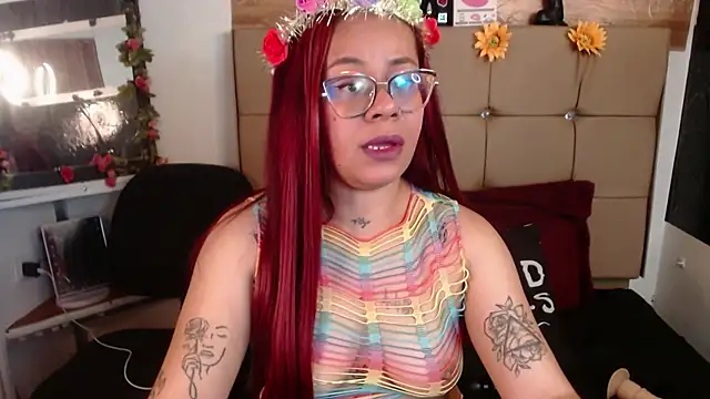 Snapshot of MIA__SPENCER chatting on 11.13.25 MIA SPENCER online show from 11.13.25