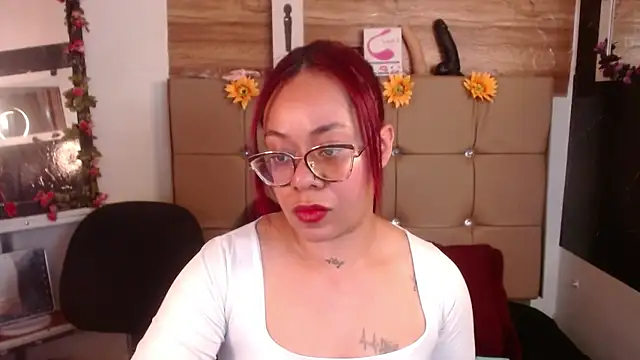 Snapshot of MIA__SPENCER chatting on 12.03.25 MIA SPENCER online show from 12.03.25