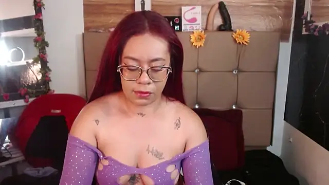 Snapshot of MIA__SPENCER chatting on 01.05.26 MIA SPENCER online show from 01.05.26