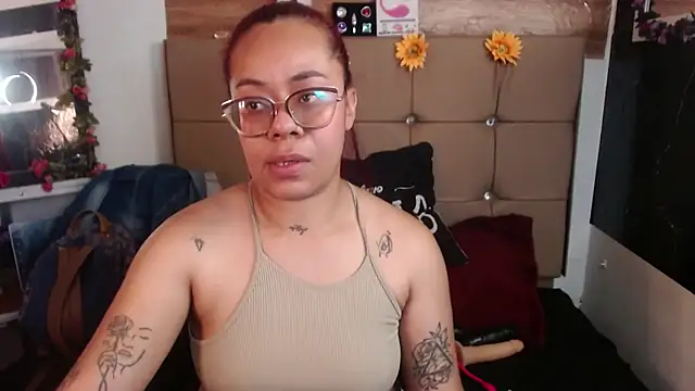 Snapshot of MIA__SPENCER chatting on 01.17.26 MIA SPENCER online show from 01.17.26