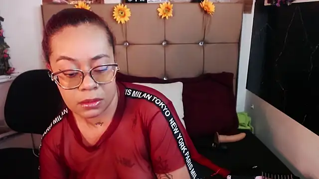 Snapshot of MIA__SPENCER chatting on 02.06.26 MIA SPENCER online show from 02.06.26