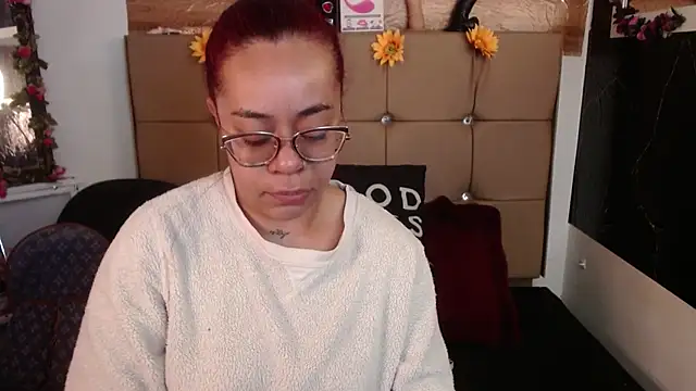 Snapshot of MIA__SPENCER chatting on 02.27.26 MIA SPENCER online show from 02.27.26