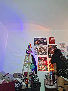 carolinerue online show from 10.11.25