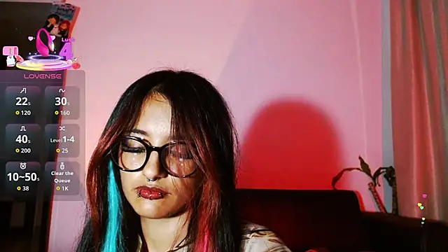 carolinerue online show from 10.17.25