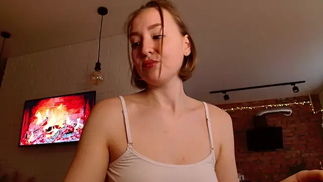 Snapshot of WhitePrincessLuna chatting on 11.05.25 WhitePrincessLuna online show from 11.05.25