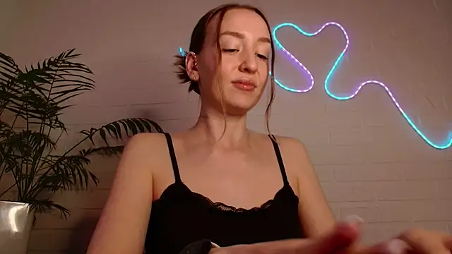 WhitePrincessLuna online show from 04.19.26