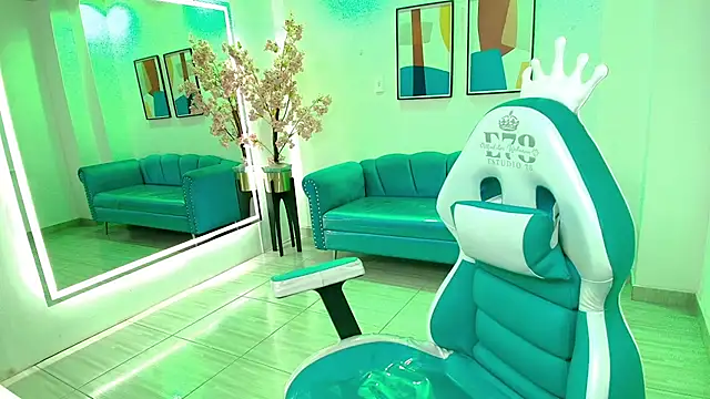 Snapshot of Black_roseee chatting on 10.19.25 Black roseee online show from 10.19.25