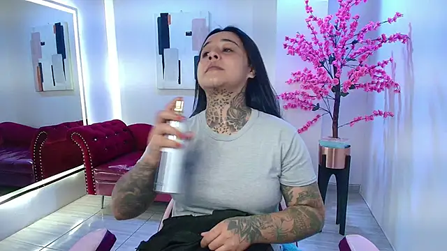 Snapshot of Black_roseee chatting on 11.05.25 Black roseee online show from 11.05.25