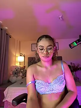 Snapshot of OxanaFedorova1- chatting on 02.17.26 OxanaFedorova1- online show from 02.17.26