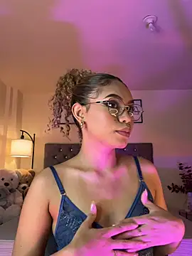 Snapshot of OxanaFedorova1- chatting on 02.18.26 OxanaFedorova1- online show from 02.18.26