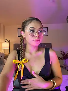 Snapshot of OxanaFedorova1- chatting on 02.19.26 OxanaFedorova1- online show from 02.19.26