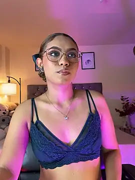 Snapshot of OxanaFedorova1- chatting on 02.27.26 OxanaFedorova1- online show from 02.27.26