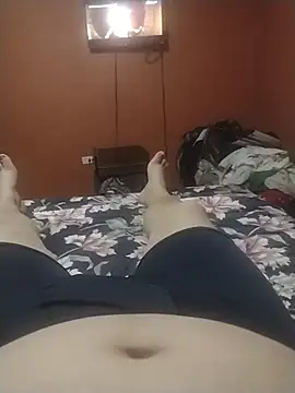 Santiagoqro85 online show from 11.22.25