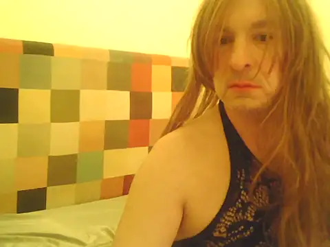 Snapshot of tuplaceroll chatting on 11.25.25 tuplaceroll online show from 11.25.25