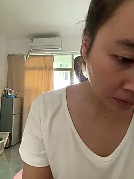 Snapshot of wly2028 chatting on 09.16.25 wly2028 online show from 09.16.25