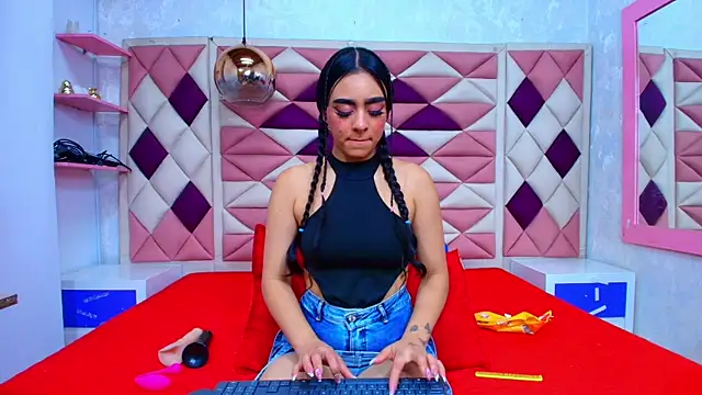 abbyrouss  online show from 09.14.25