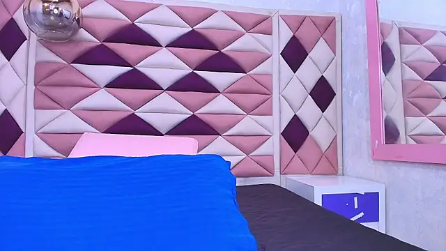 abbyrouss  online show from 09.22.25