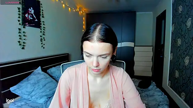 Snapshot of bonnybimi chatting on 10.14.25 bonnybimi online show from 10.14.25