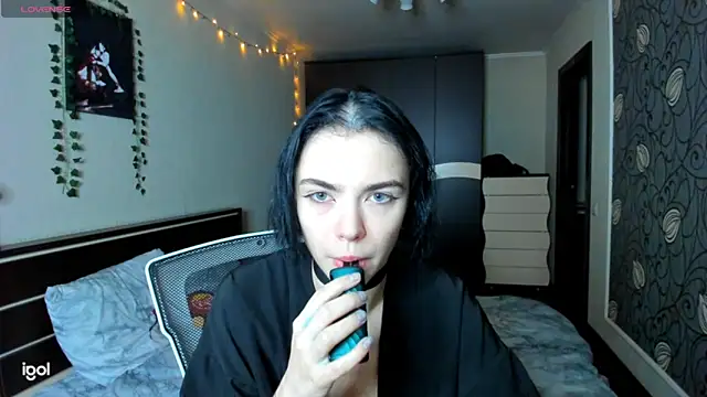 Snapshot of bonnybimi chatting on 10.29.25 bonnybimi online show from 10.29.25