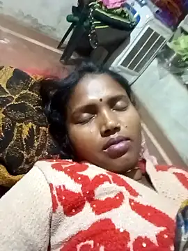 Snapshot of Cm_pooja chatting on 11.12.25 Cm pooja online show from 11.12.25