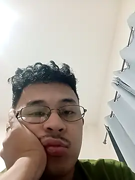 Snapshot of itsyour_Asianboy15 chatting on 04.15.26 itsyour Asianboy15 online show from 04.15.26