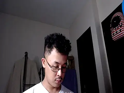 Snapshot of itsyour_Asianboy15 chatting on 04.16.26 itsyour Asianboy15 online show from 04.16.26