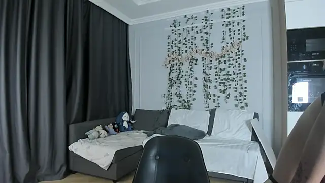 heexhia online show from 10.07.25