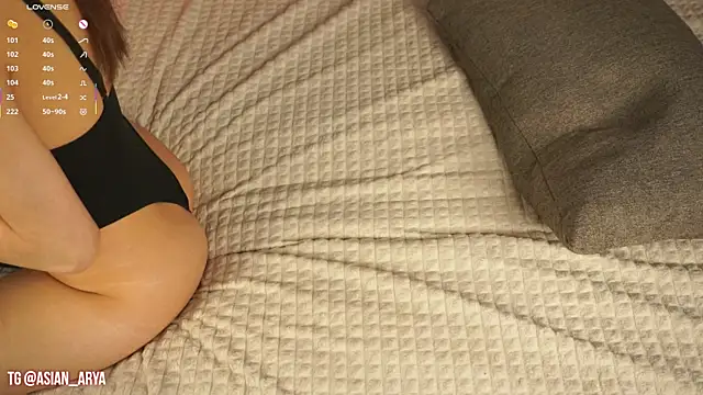 Snapshot of bigboobsarya chatting on 04.01.26 bigboobsarya online show from 04.01.26