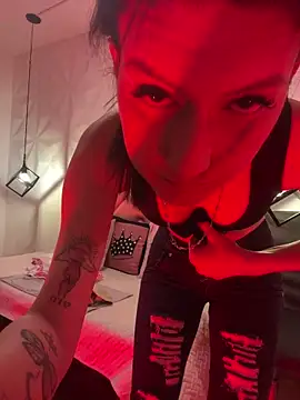 Caroline daring online show from 05.09.26
